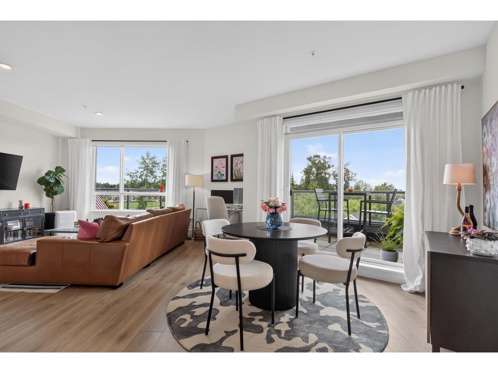 516 7920 206 Street Property Photo 11