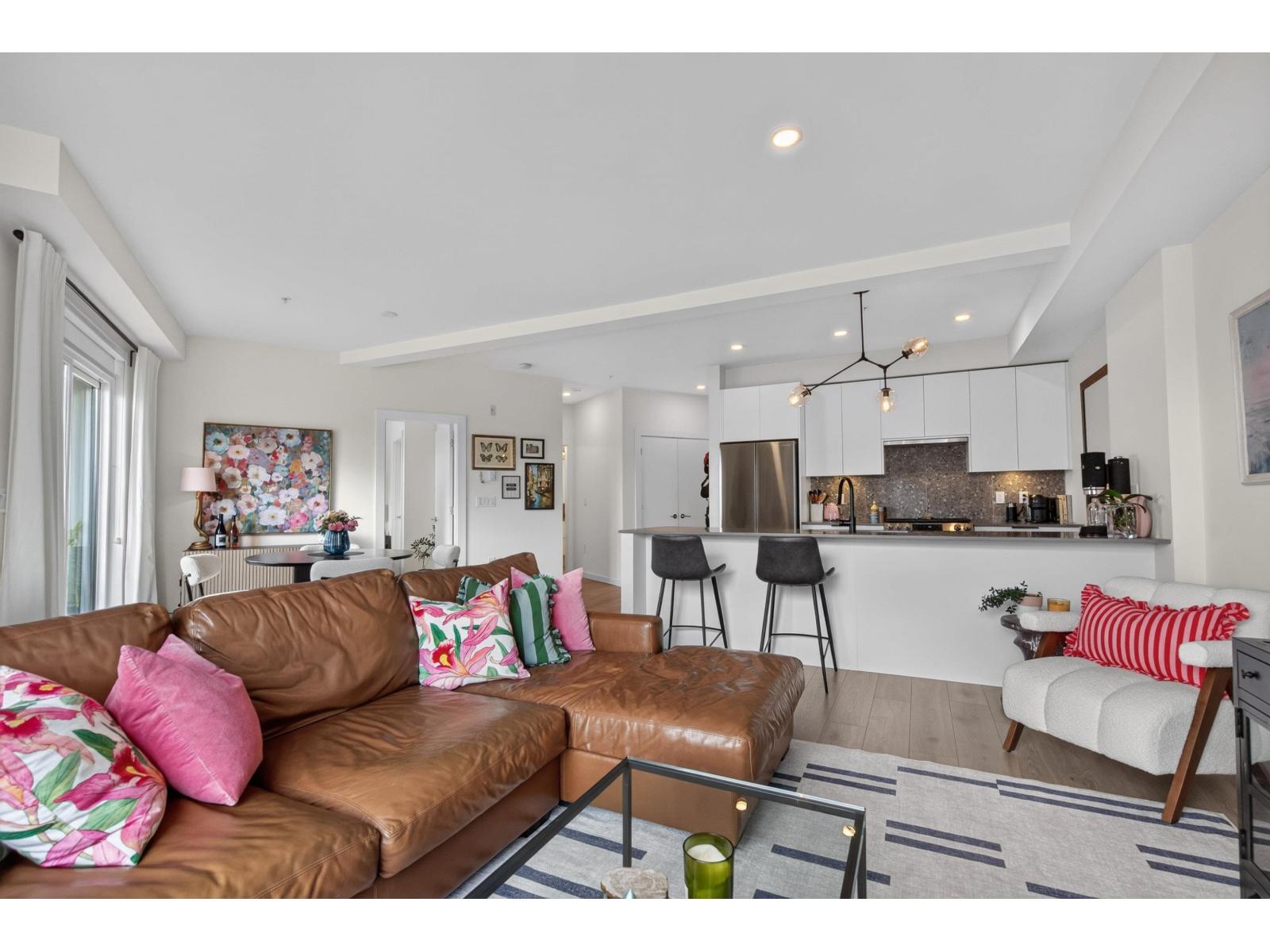 516 7920 206 Street Property Photo 13