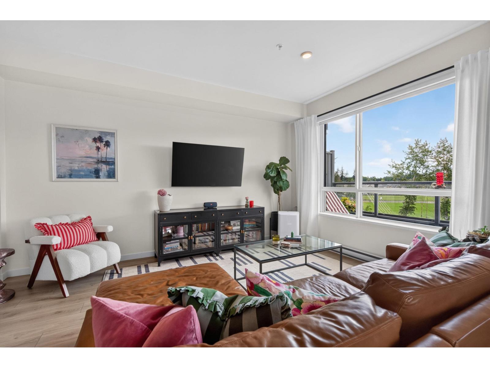 516 7920 206 Street Property Photo 14