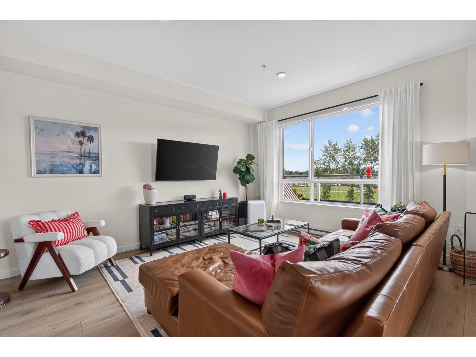 516 7920 206 Street Property Photo 16