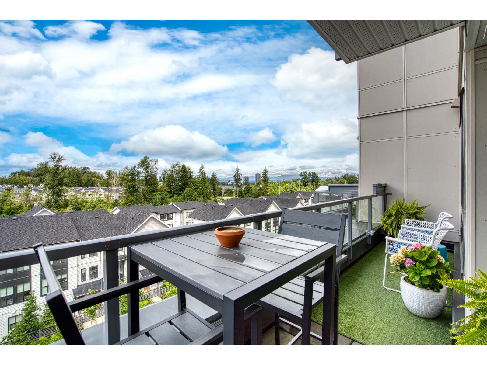 516 7920 206 Street Property Photo 26