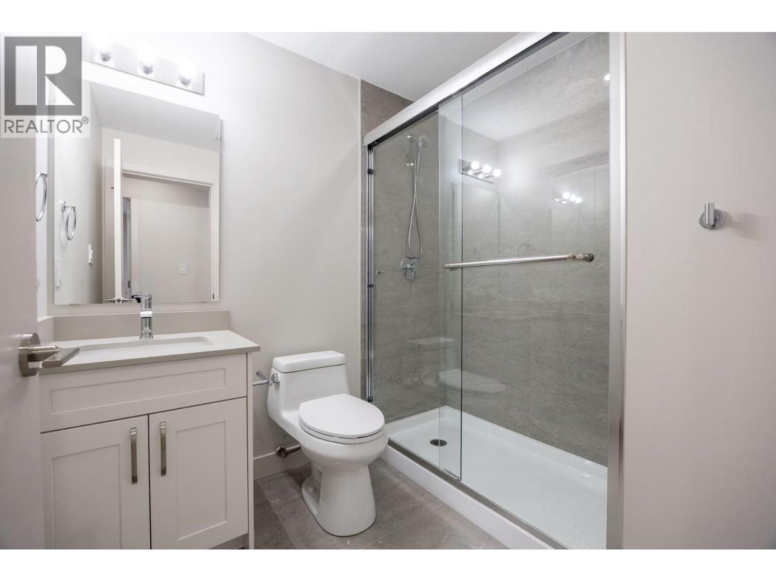 Suite 6252 Kitchener Street Property Photo 5