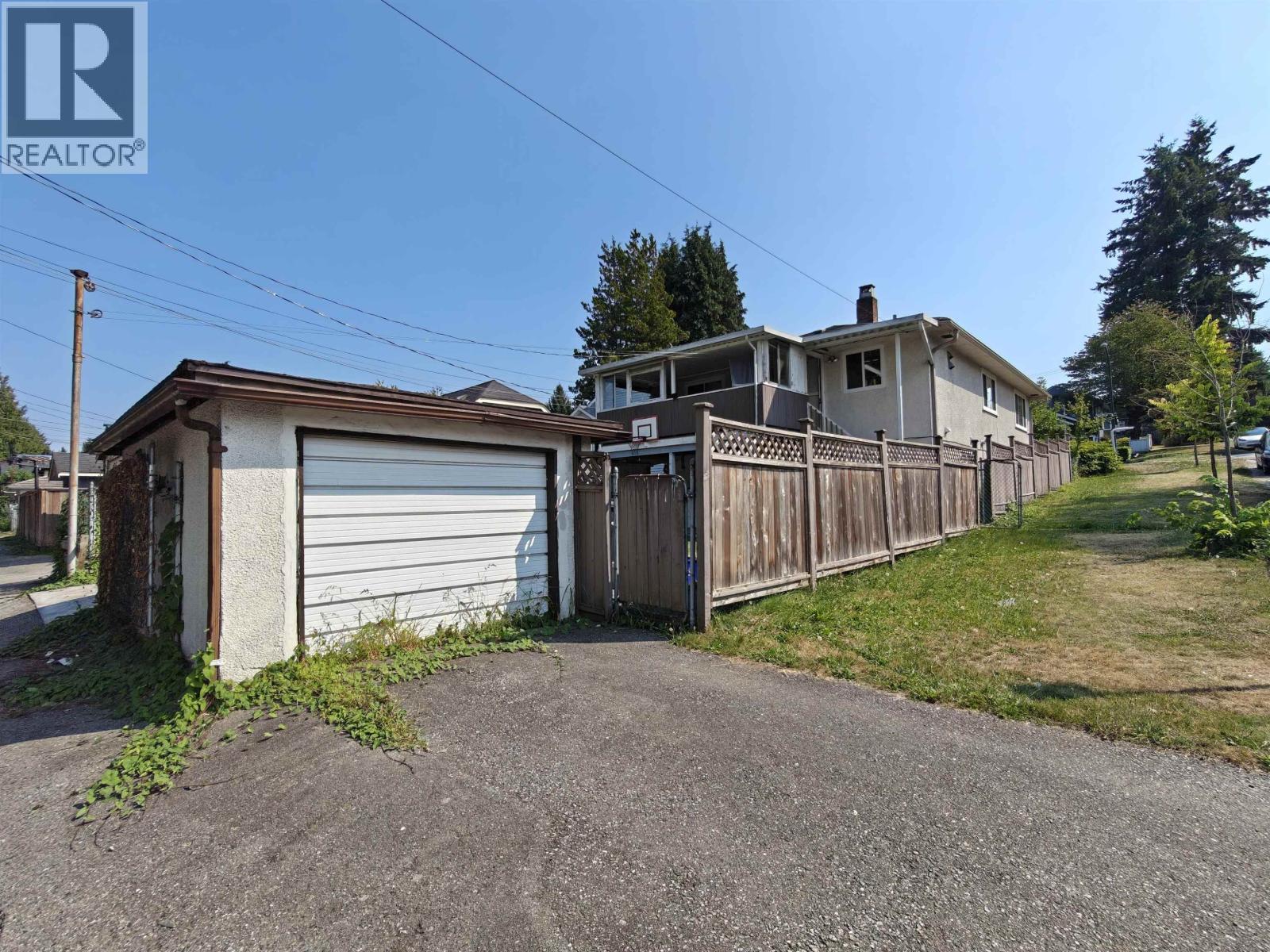 2503 E 27th Avenue Property Photo 11
