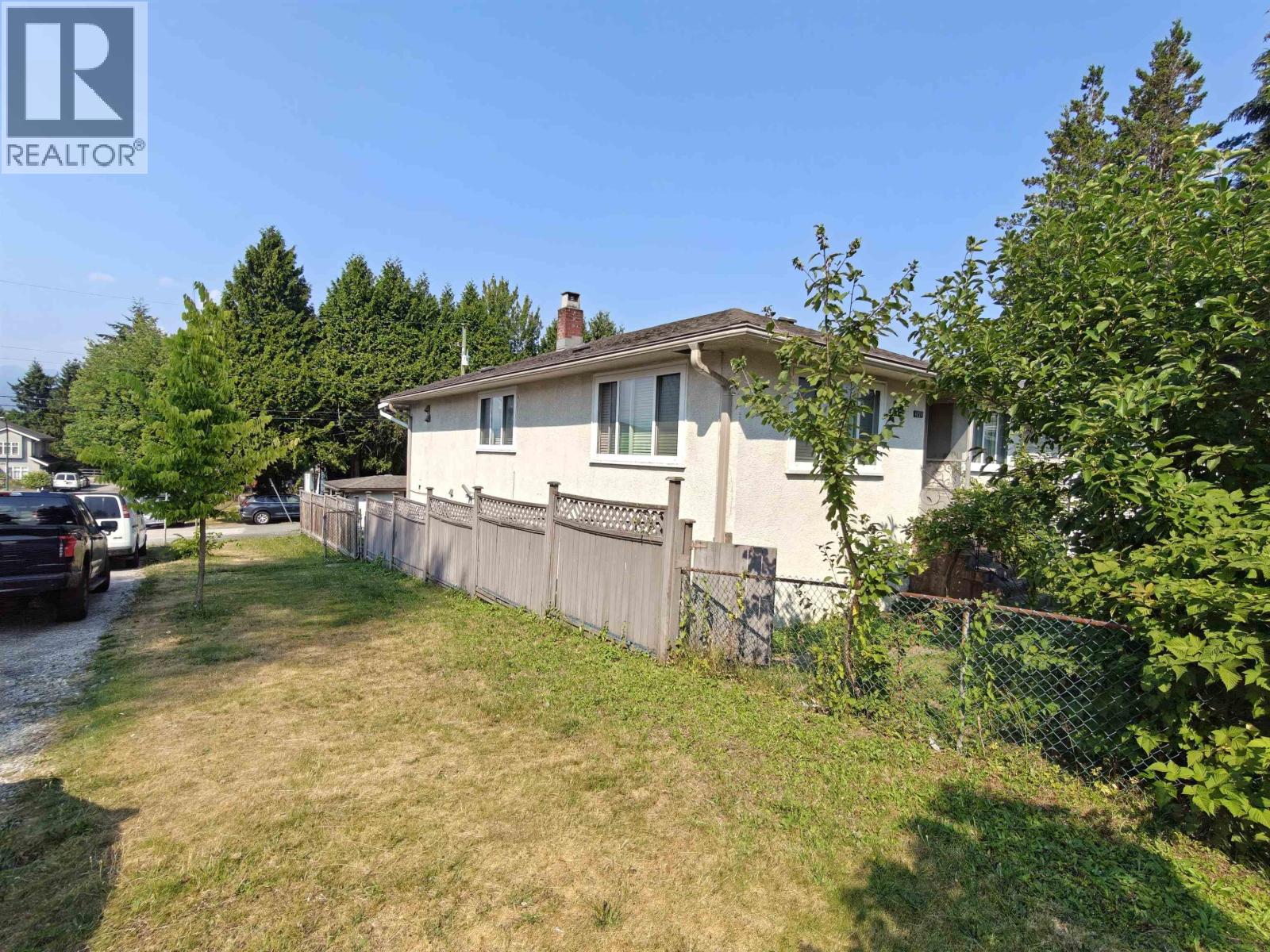 2503 E 27th Avenue Property Photo 12