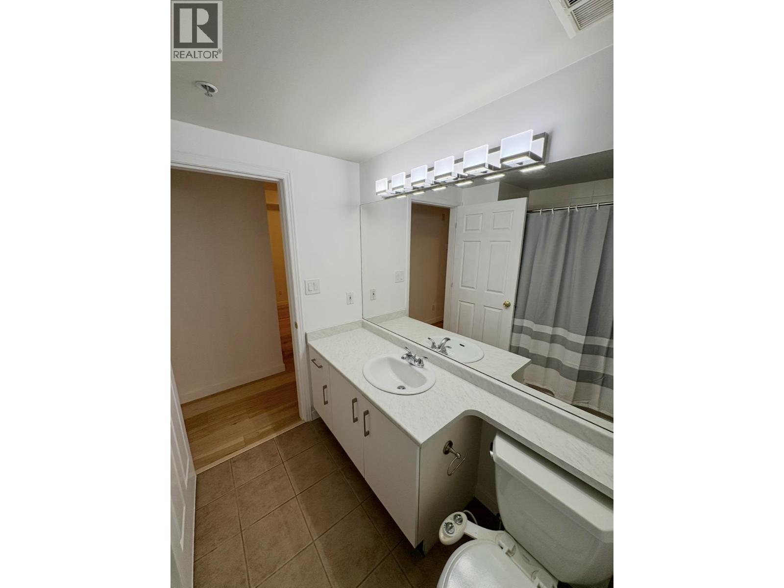 212 3600 Windcrest Drive Property Photo 5
