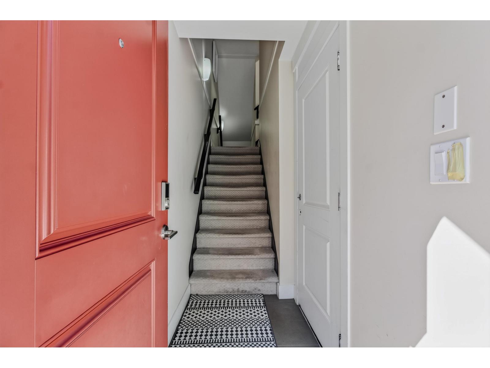 31 6971 122 Street Property Photo 2