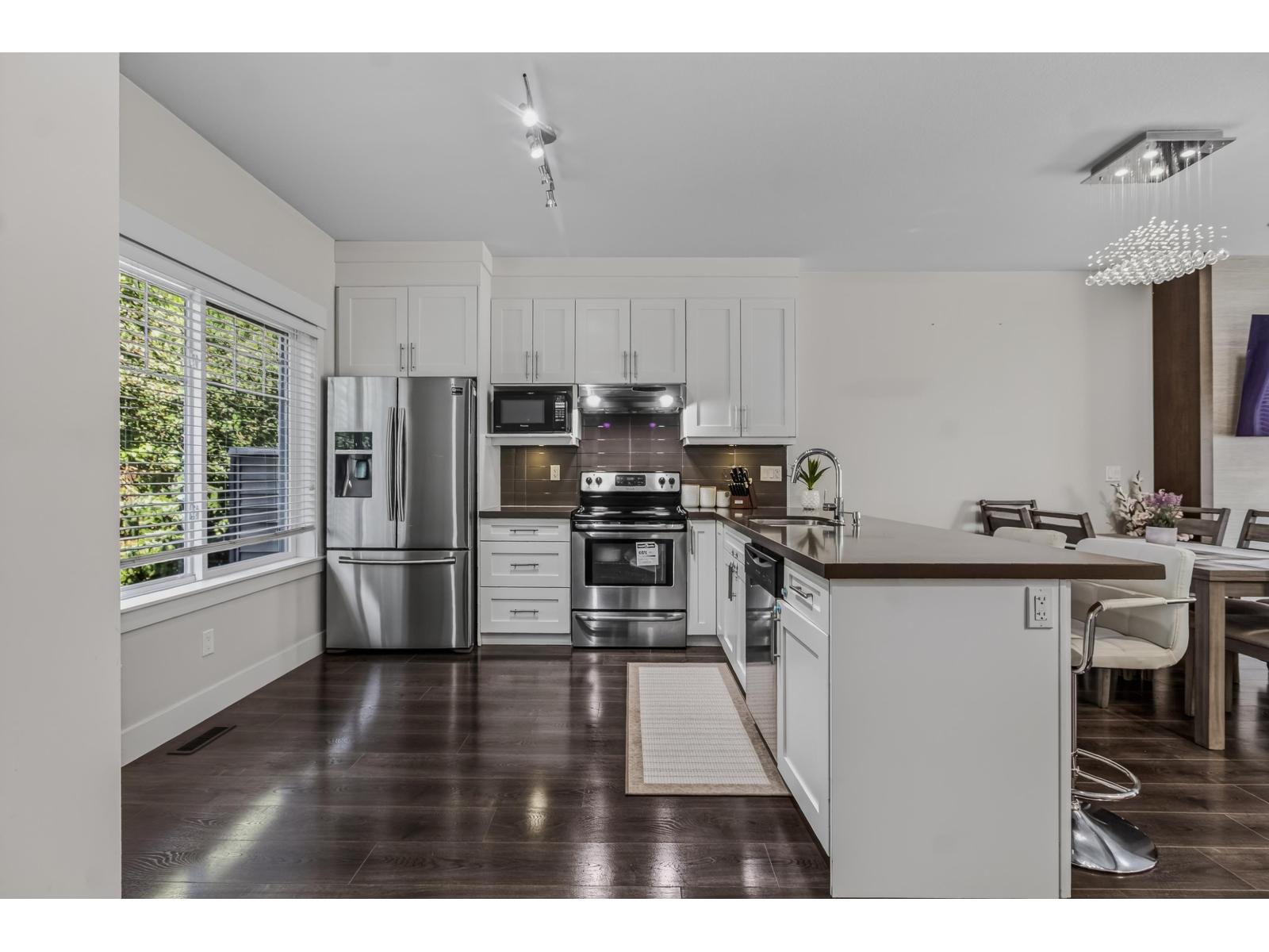 31 6971 122 Street Property Photo 3