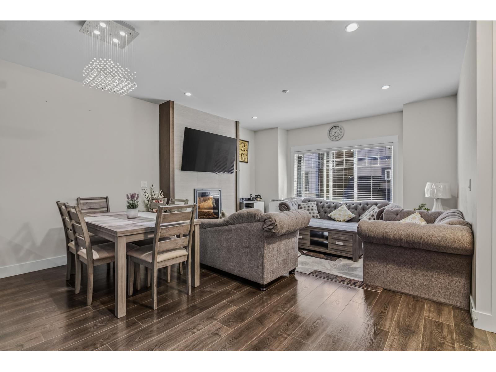 31 6971 122 Street Property Photo 5