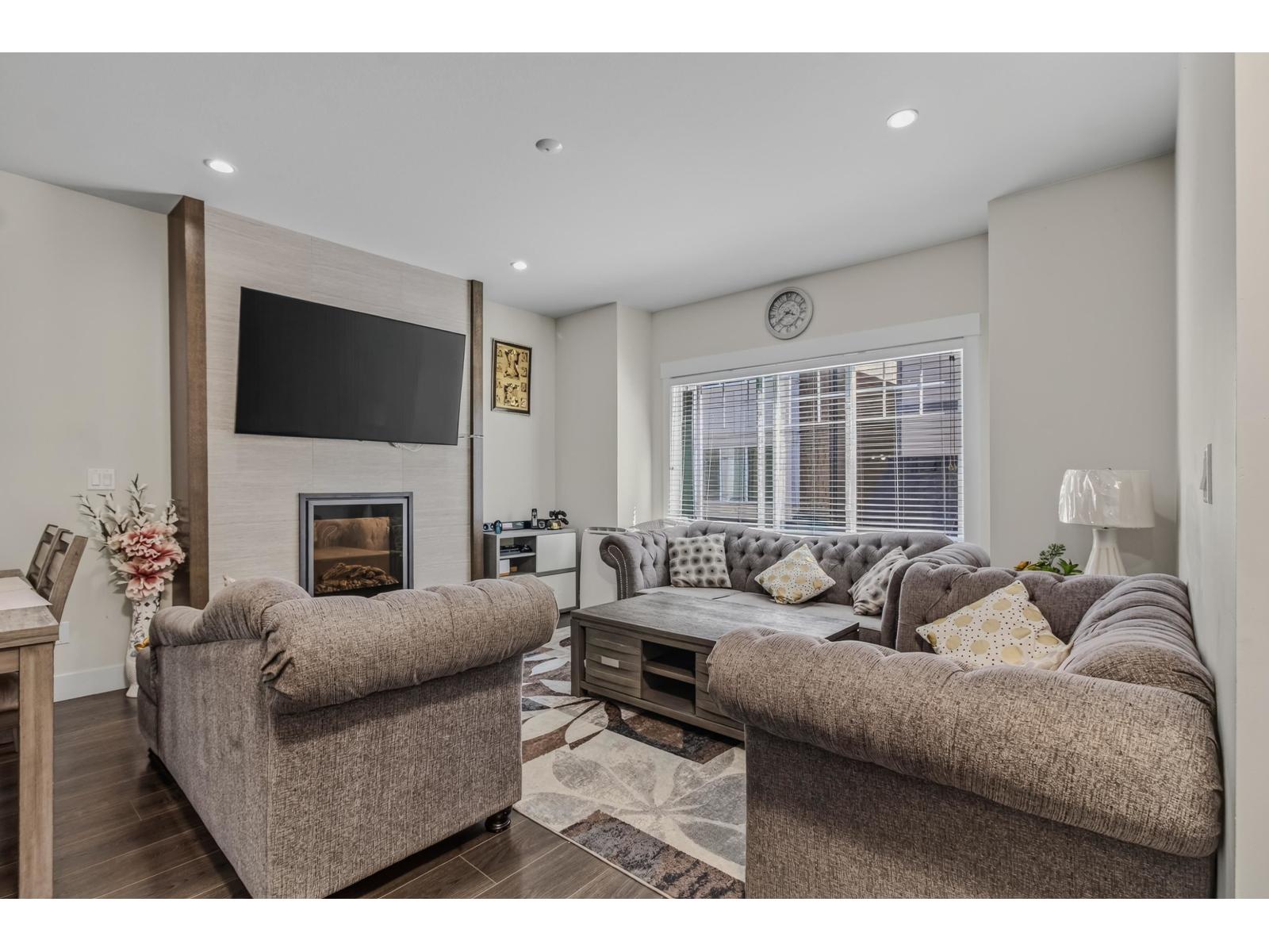 31 6971 122 Street Property Photo 8