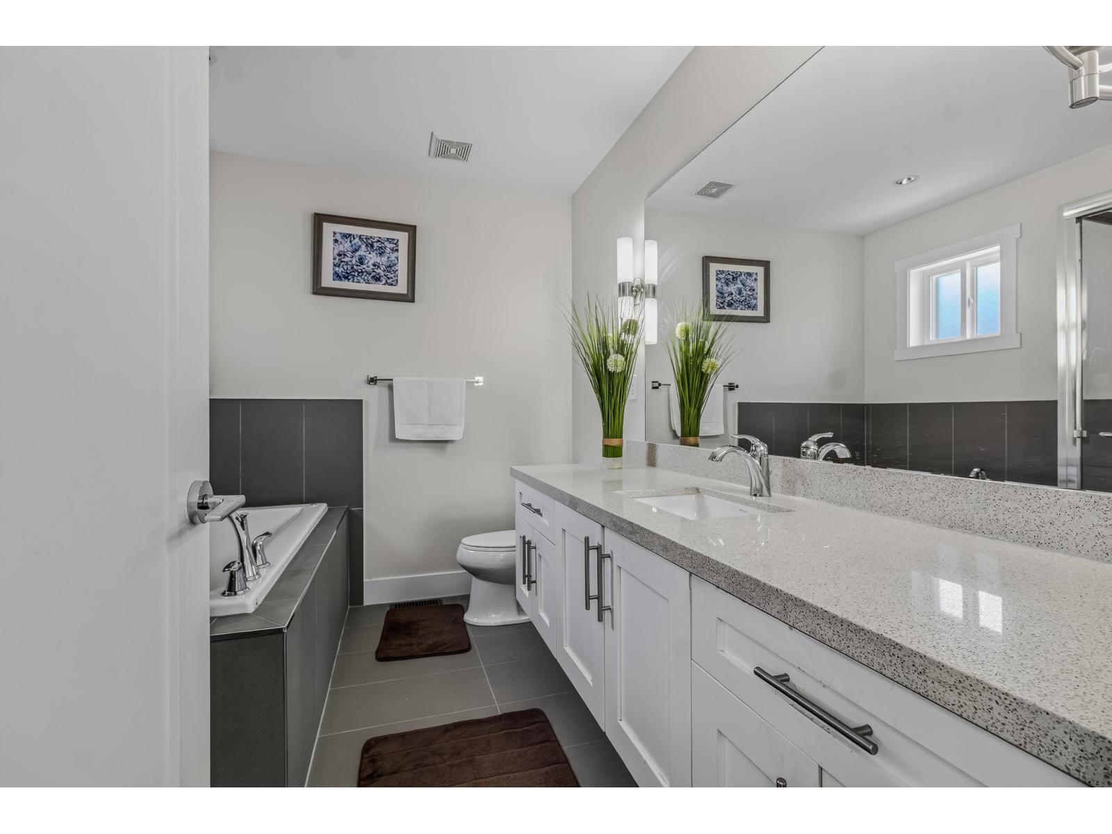 31 6971 122 Street Property Photo 14