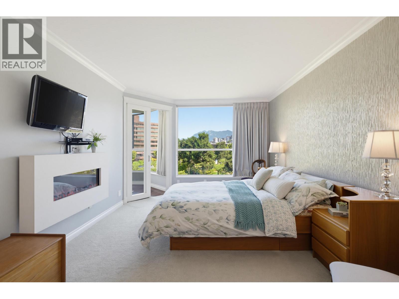 304 1490 Pennyfarthing Drive Property Photo 13