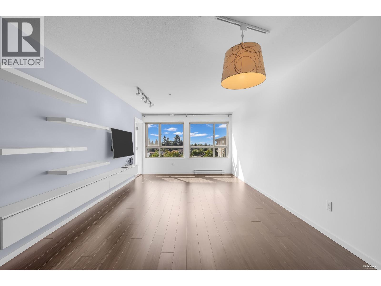 406 3156 Dayanee Springs Boulevard Property Photo 2