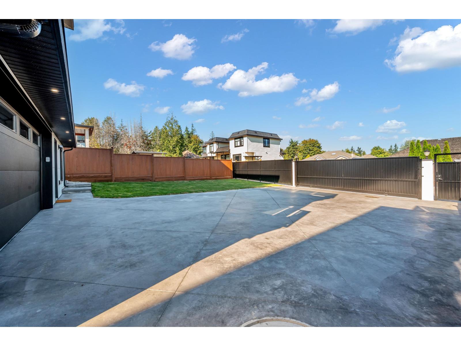 5718 144 Street Property Photo 5