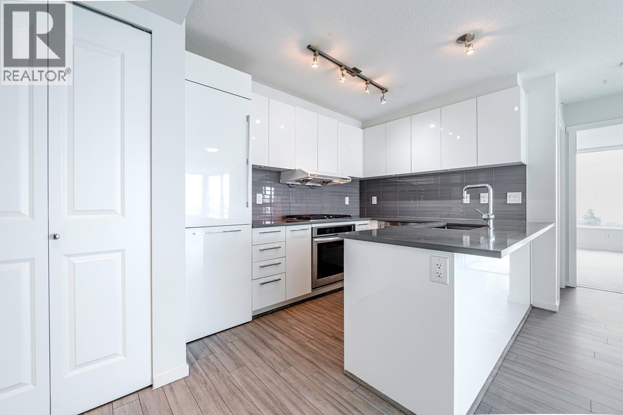 1005 6658 Dow Avenue Property Photo 7
