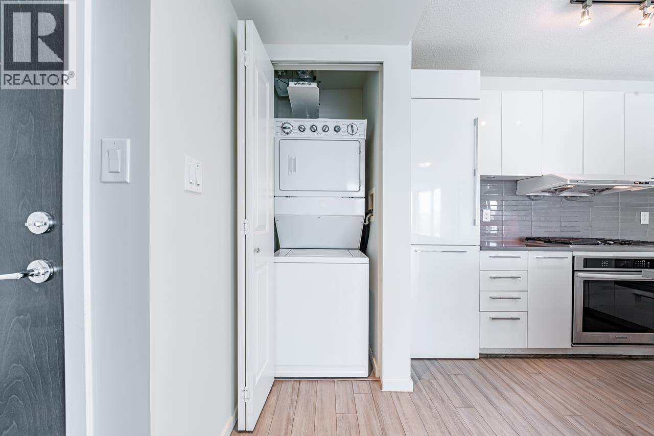 1005 6658 Dow Avenue Property Photo 16