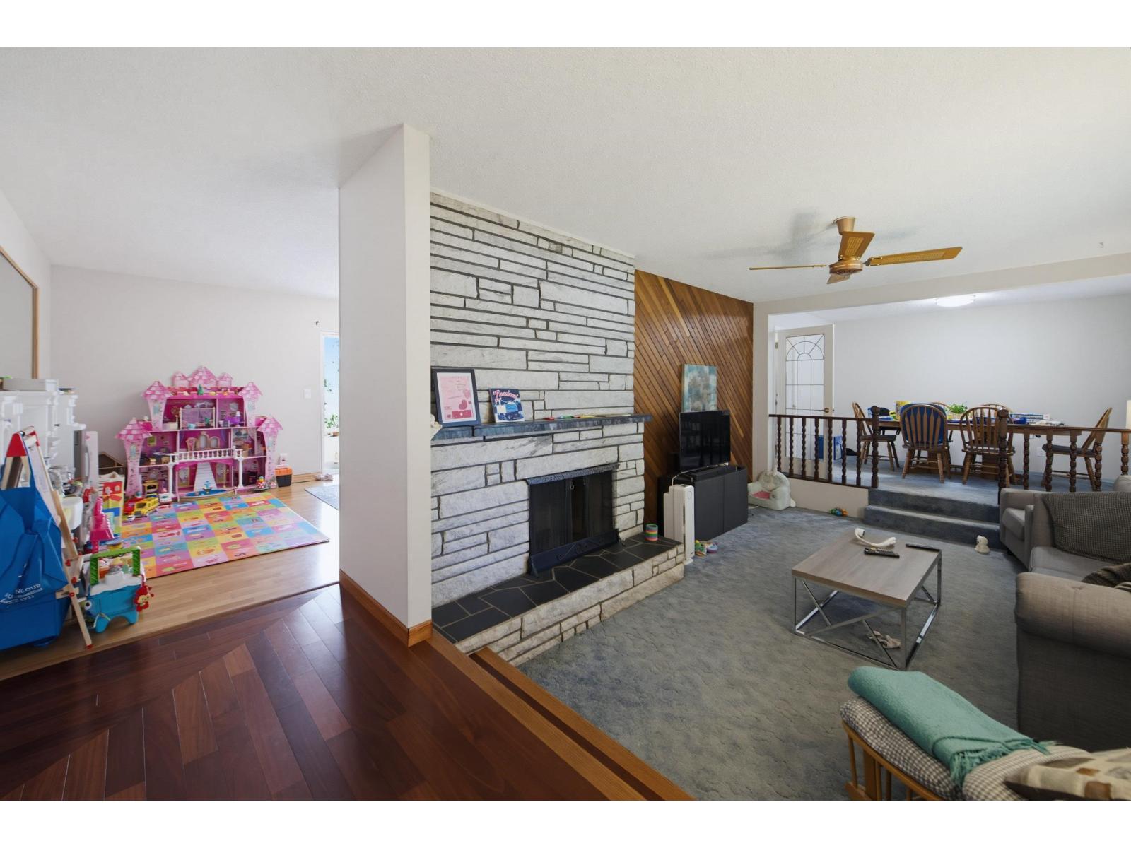 20441 94b Avenue Property Photo 5