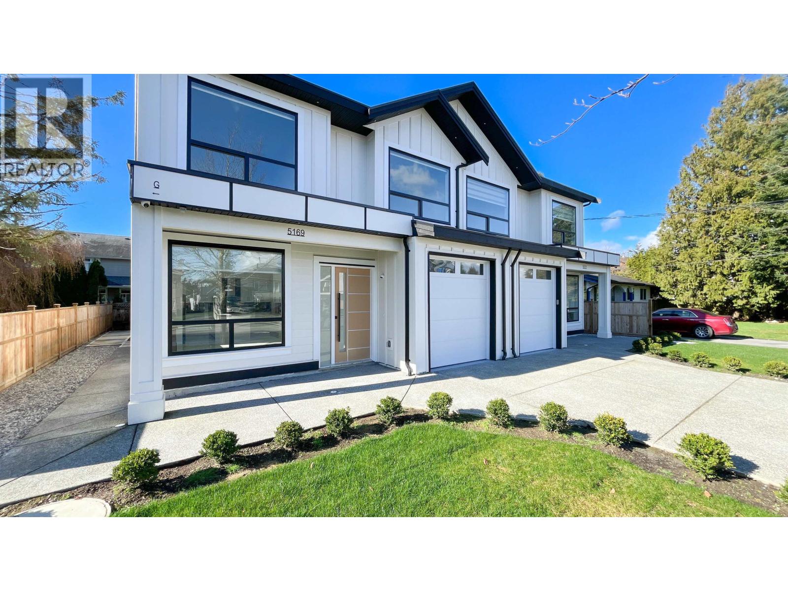 5169 57 Street Property Photo 5