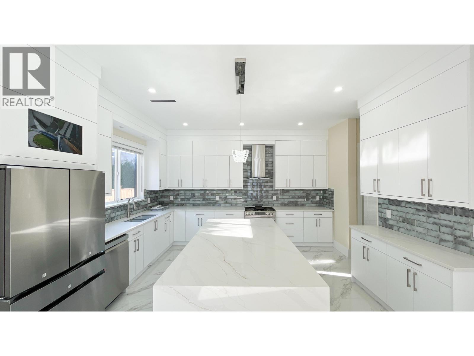 5169 57 Street Property Photo 16