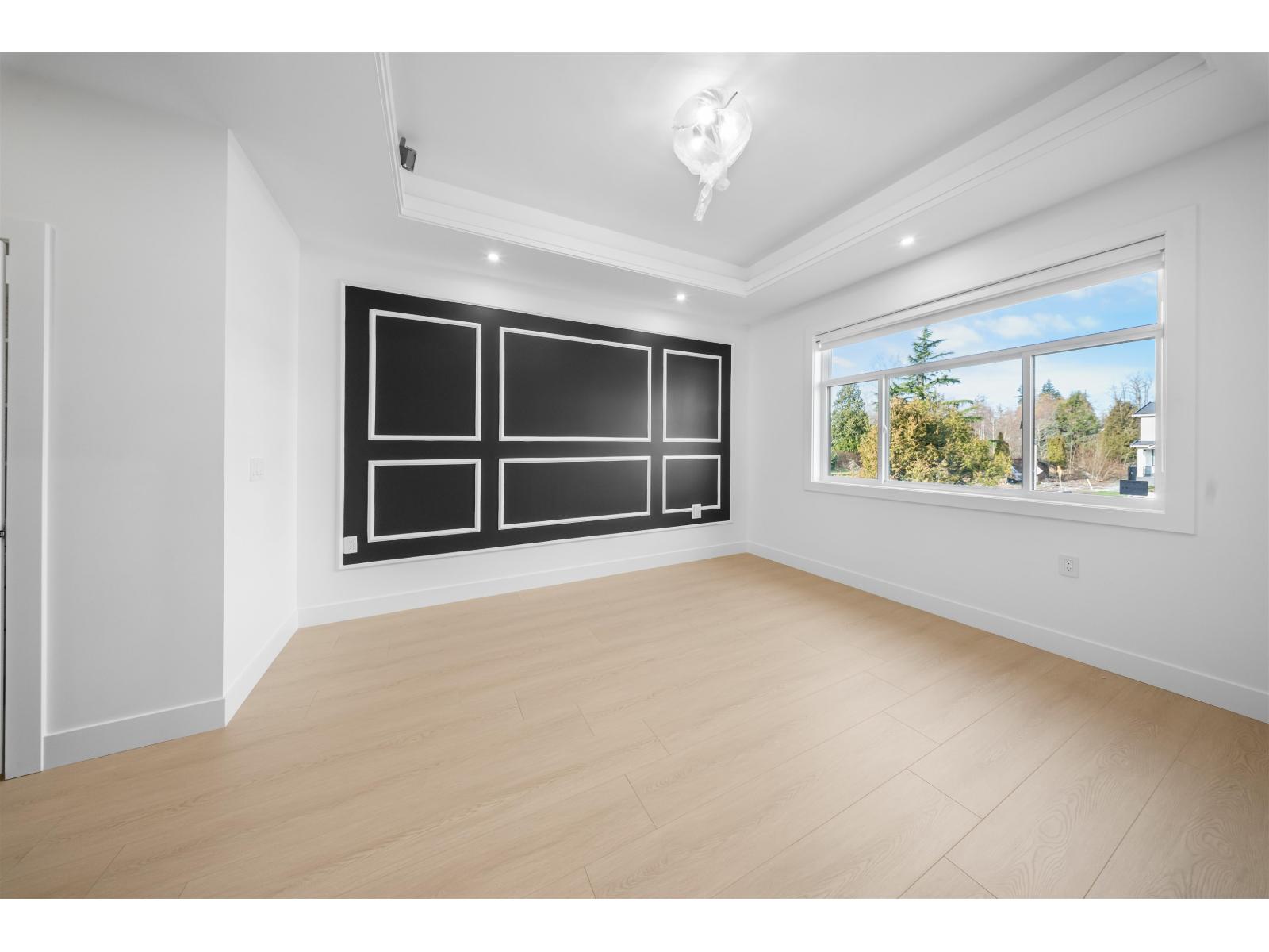 16473 20 Avenue Property Photo 12
