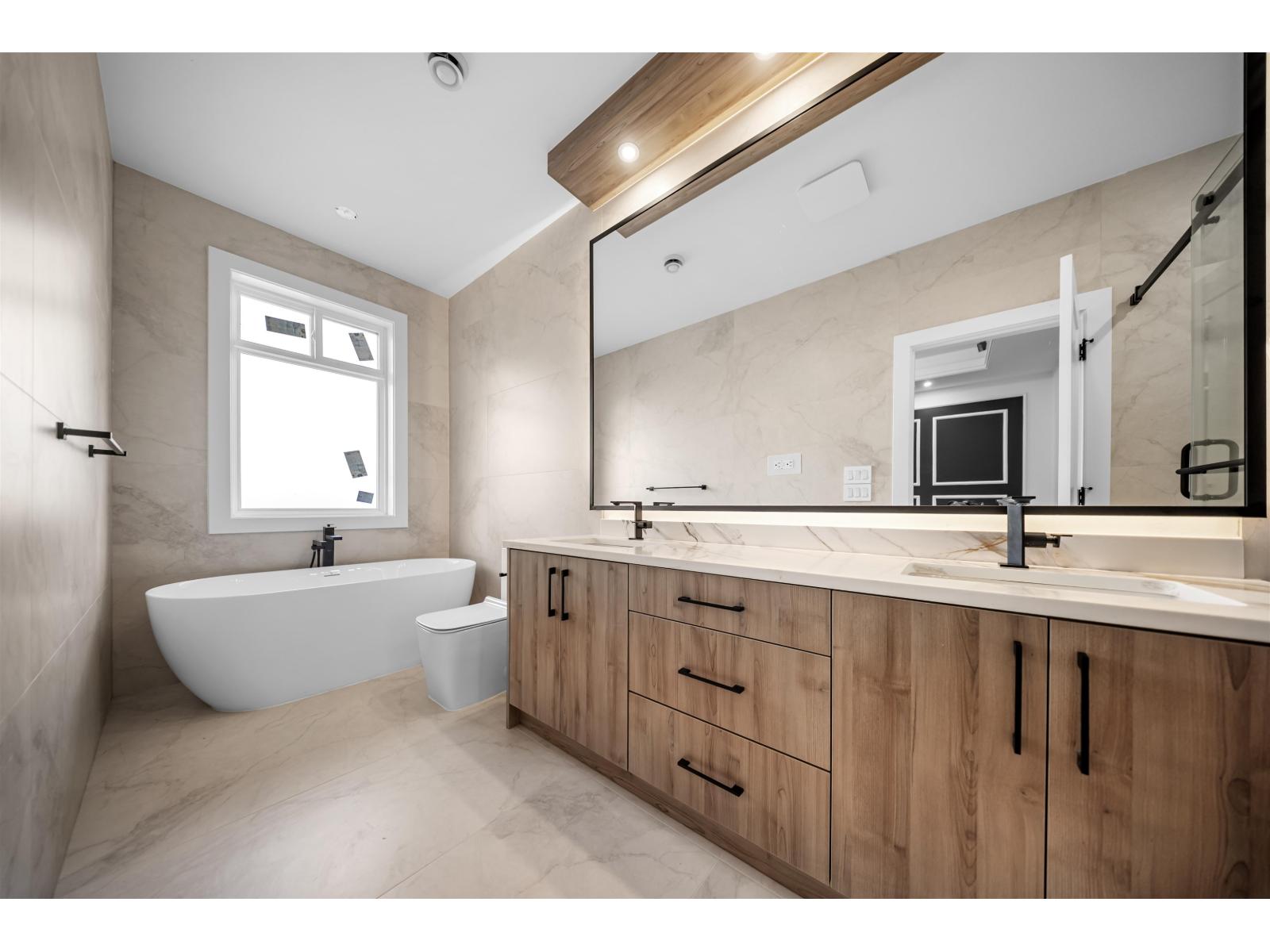 16473 20 Avenue Property Photo 16
