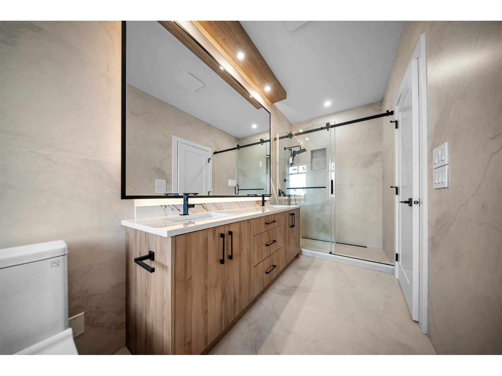 16473 20 Avenue Property Photo 17