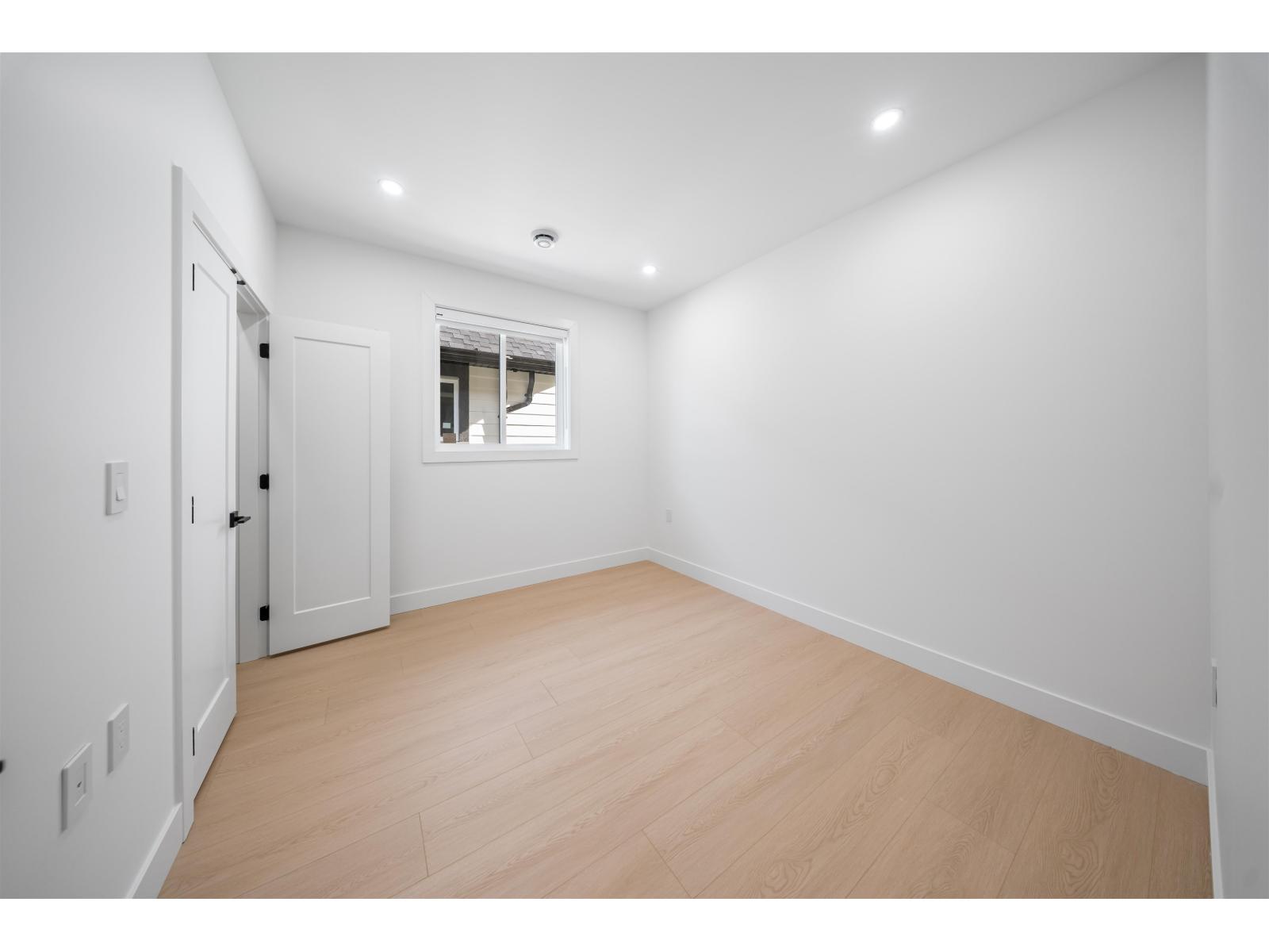 16473 20 Avenue Property Photo 18