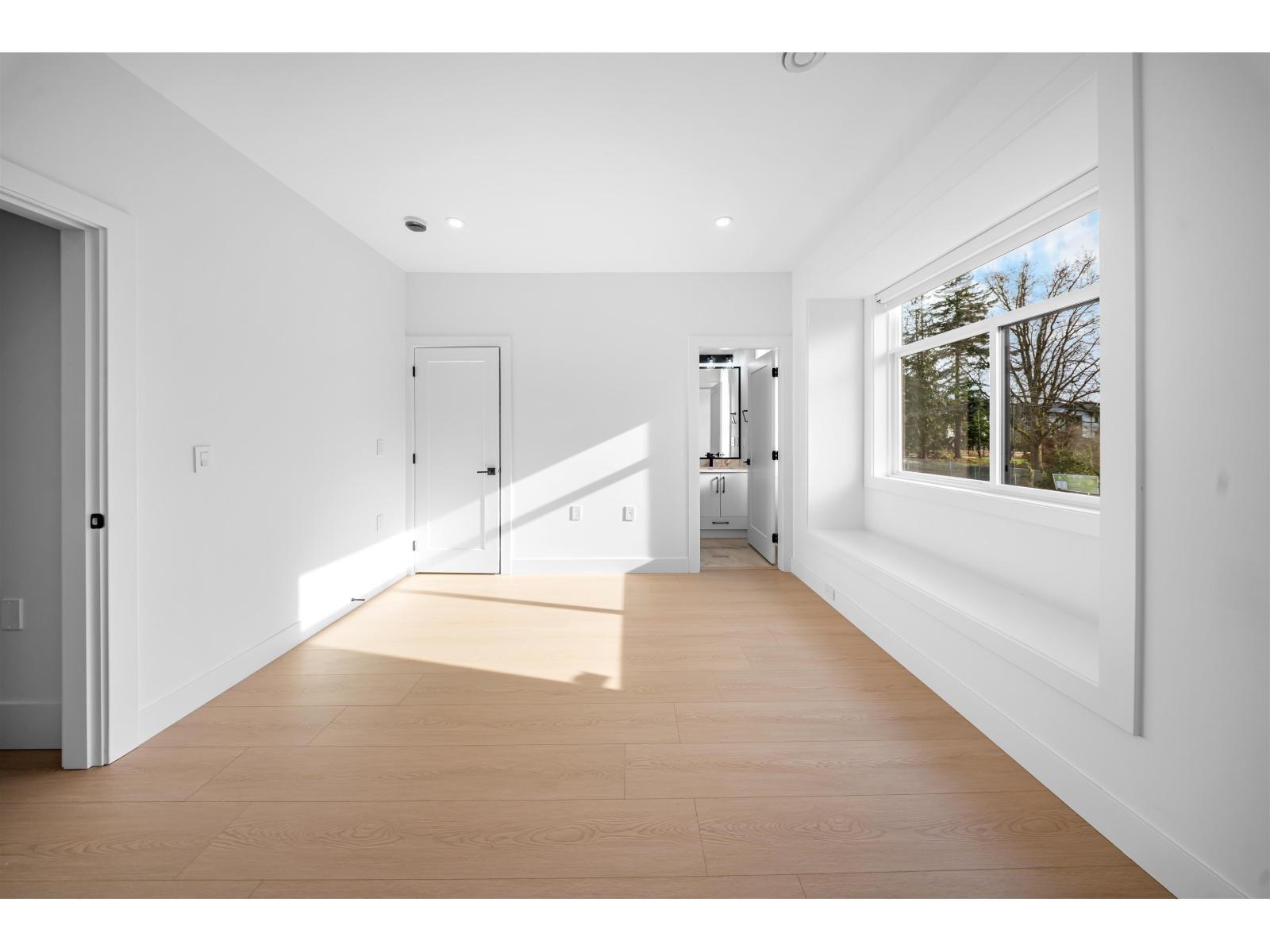 16473 20 Avenue Property Photo 22