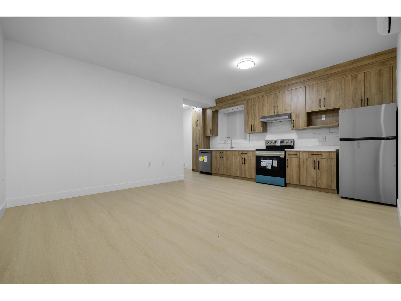 16473 20 Avenue Property Photo 24