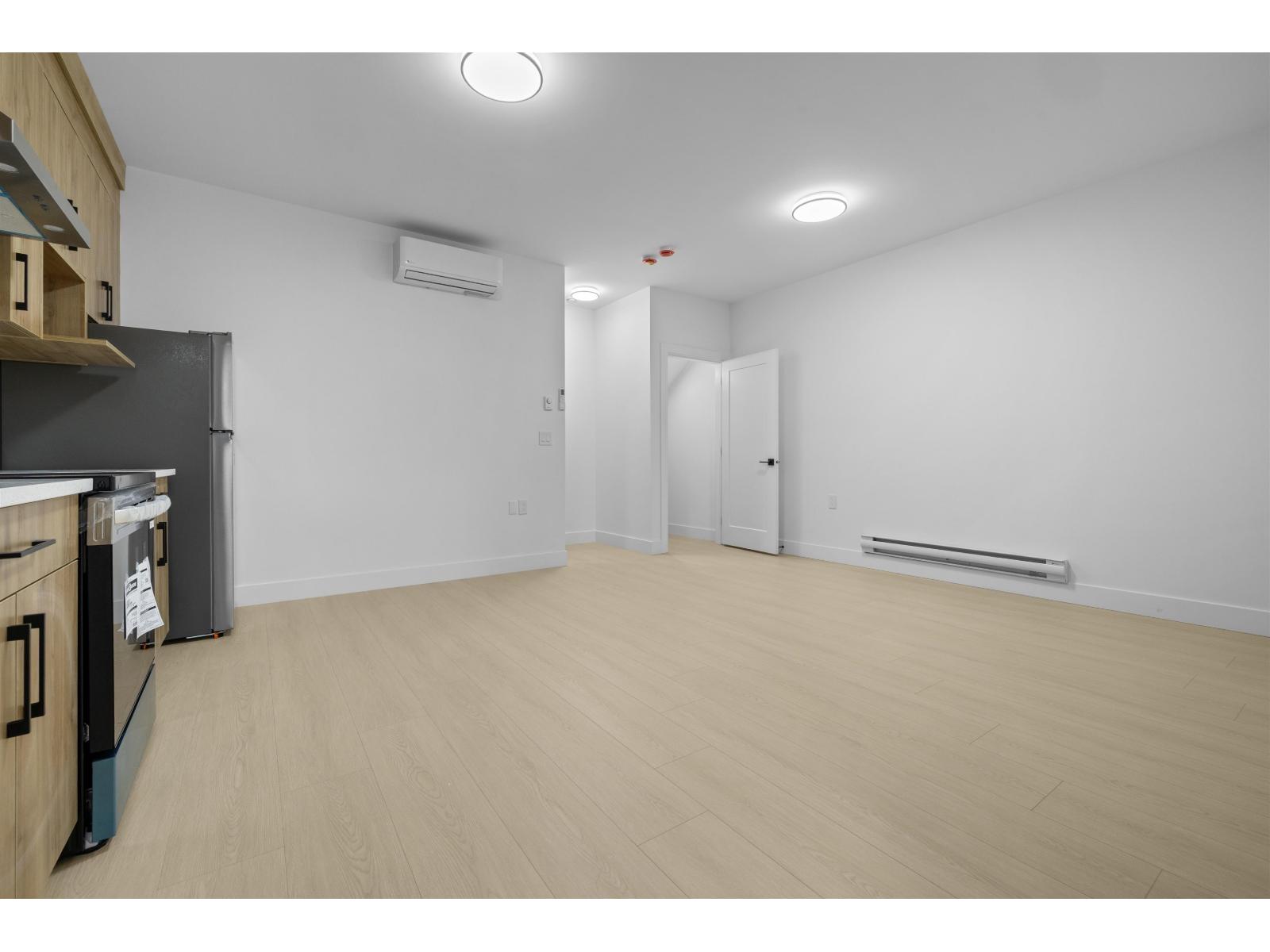 16473 20 Avenue Property Photo 26