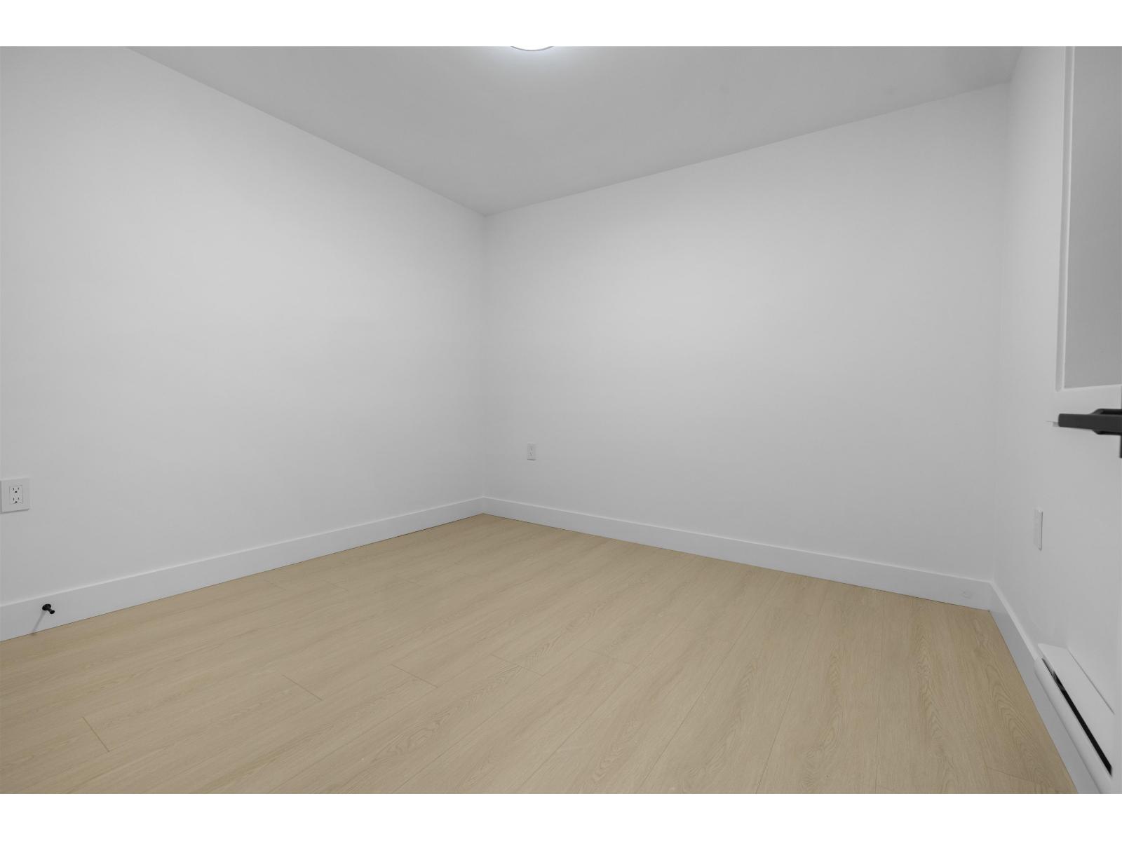 16473 20 Avenue Property Photo 27