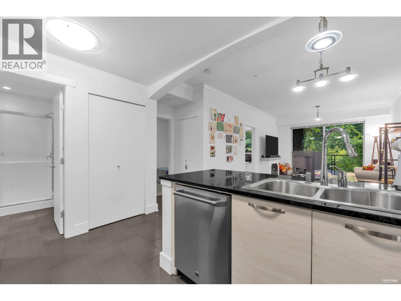 203 7418 Byrnepark Walk Property Photo 9
