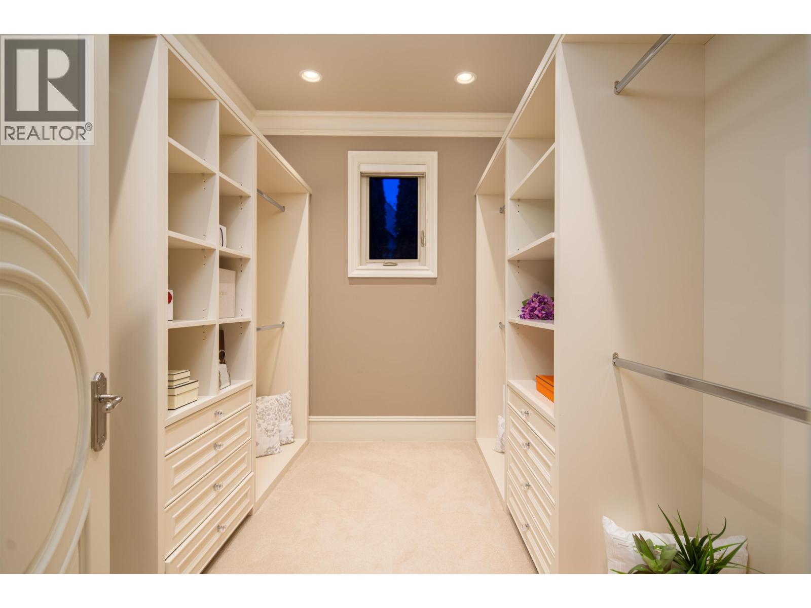 6076 Angus Drive Property Photo 21