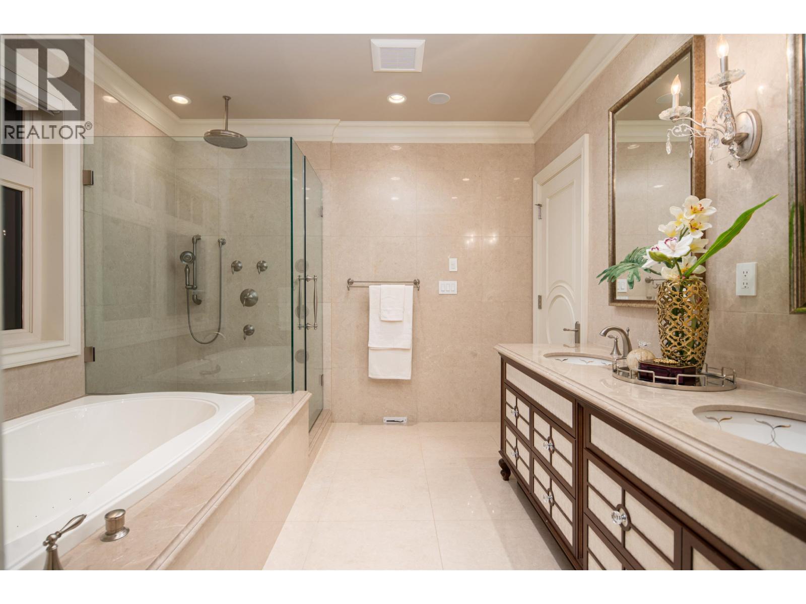 6076 Angus Drive Property Photo 23