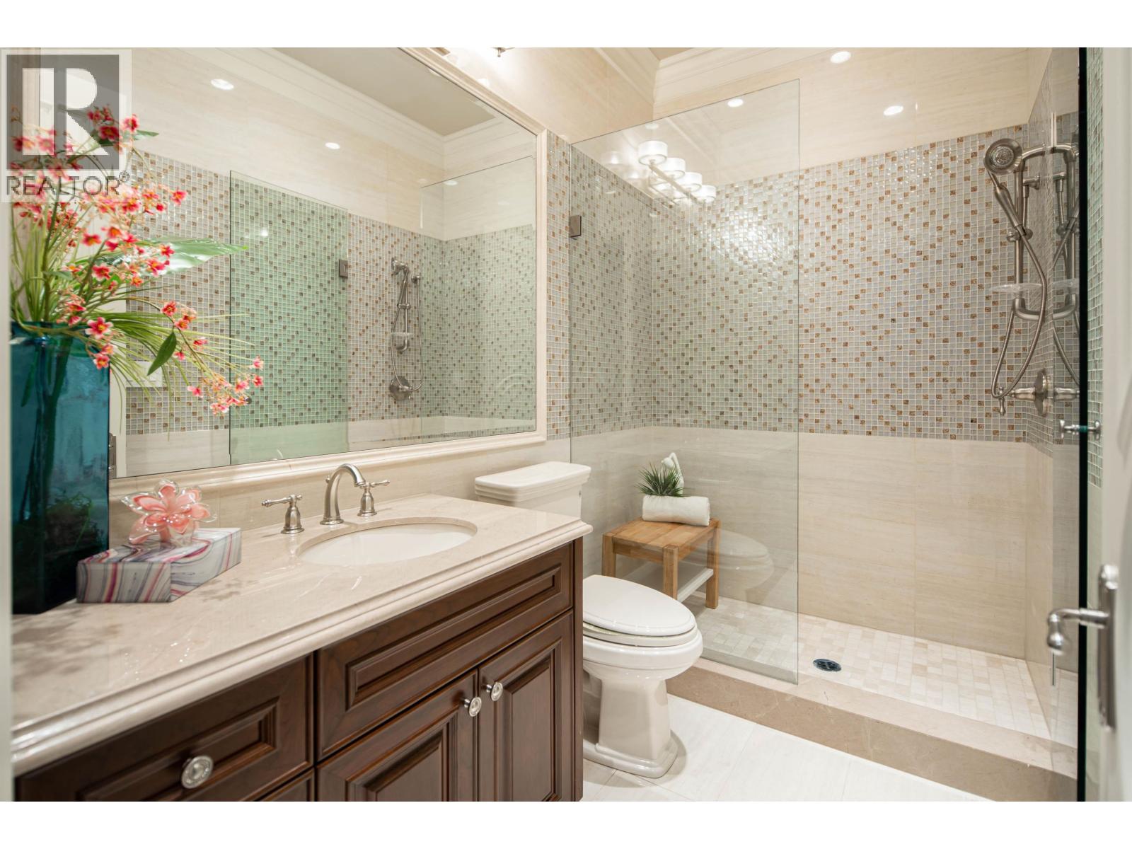 6076 Angus Drive Property Photo 33