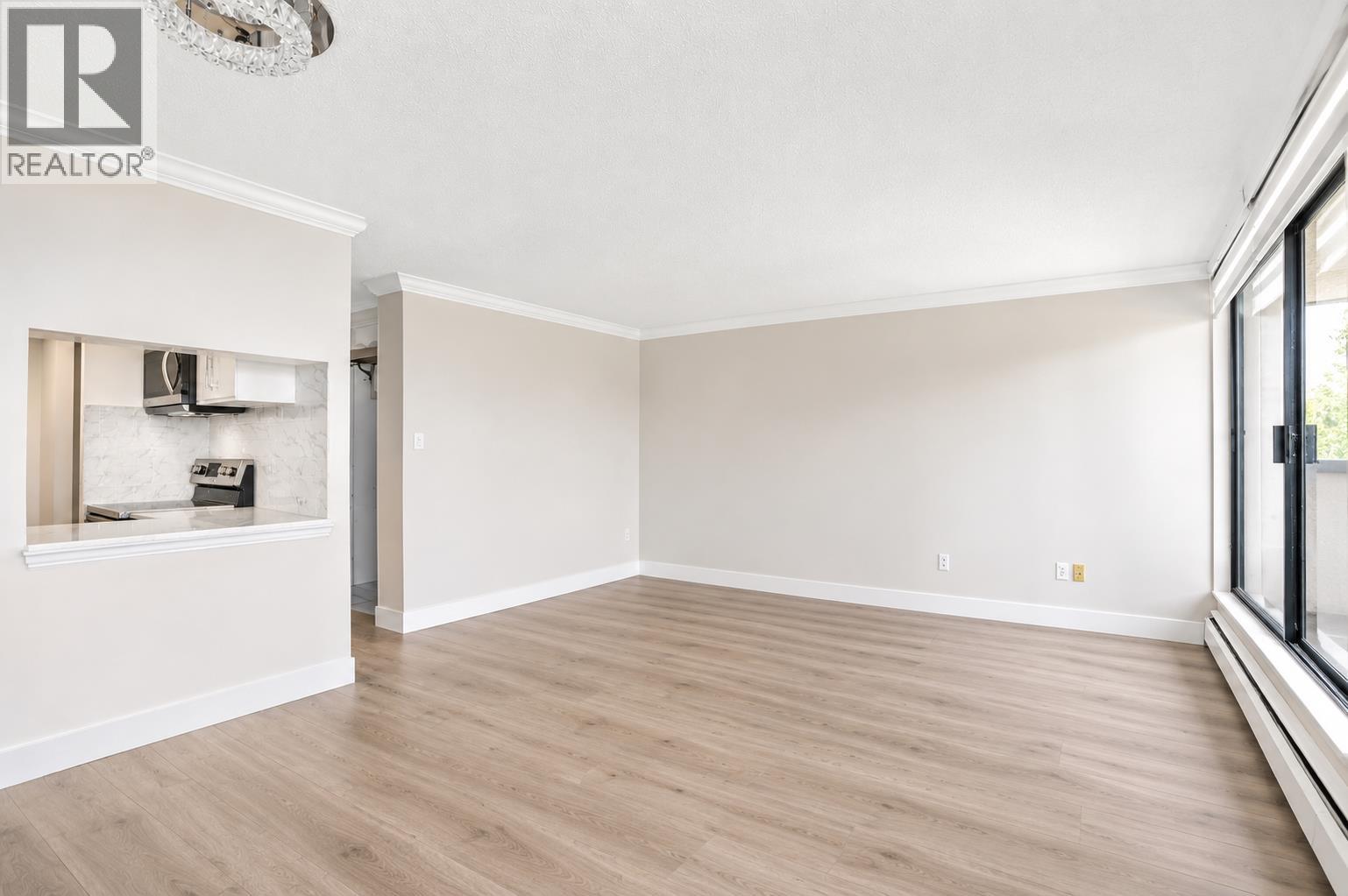 1701 3755 Bartlett Court Property Photo 3