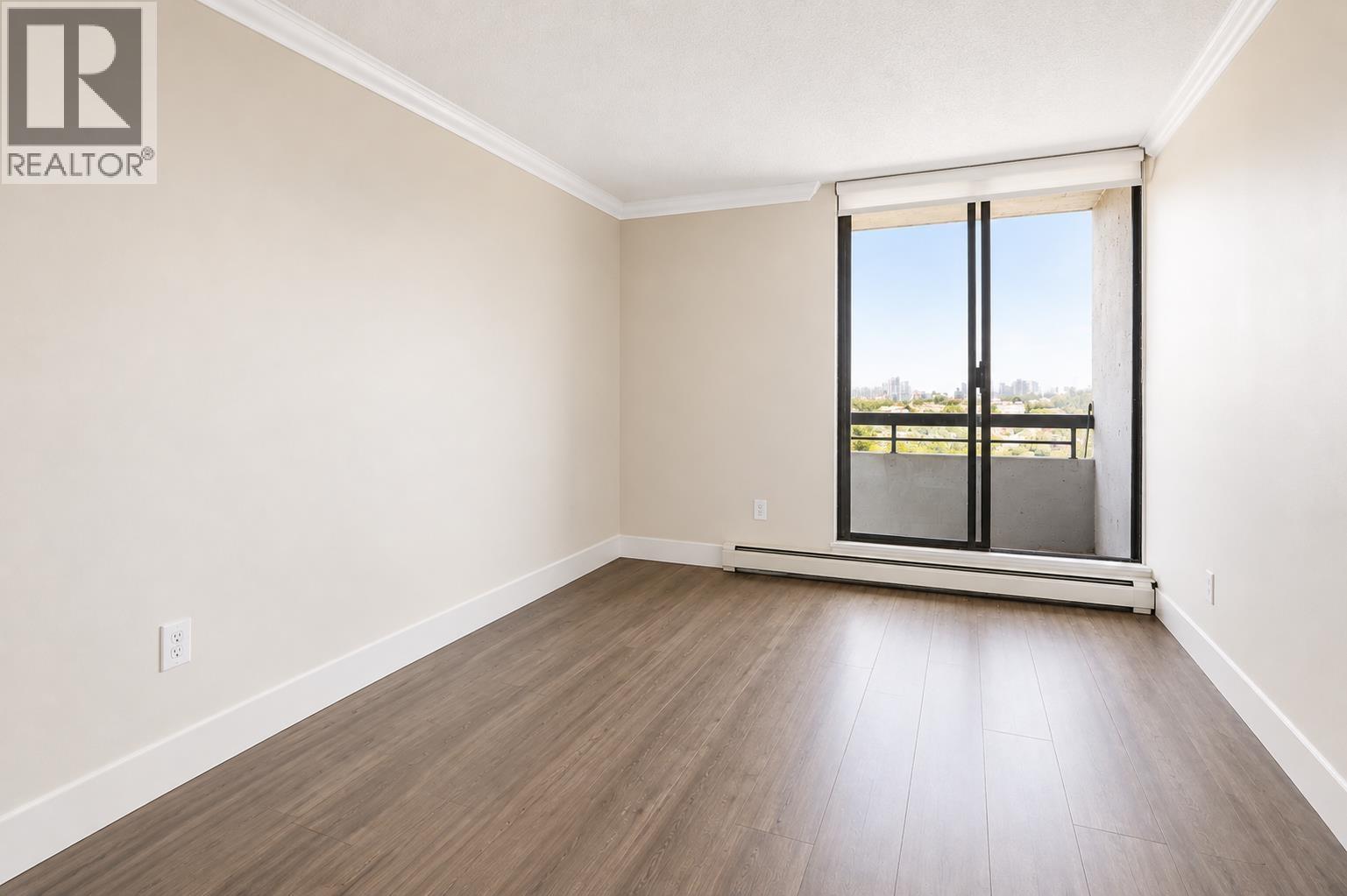 1701 3755 Bartlett Court Property Photo 9