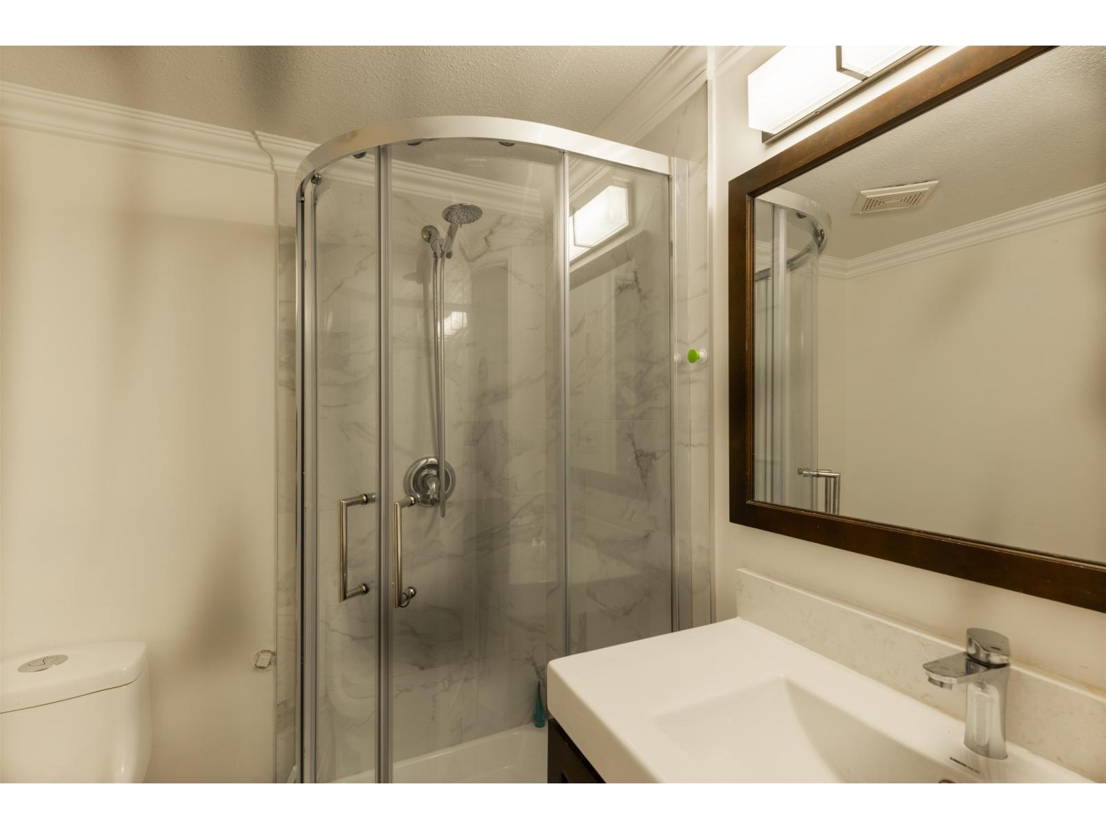 16111 10 Avenue Property Photo 6