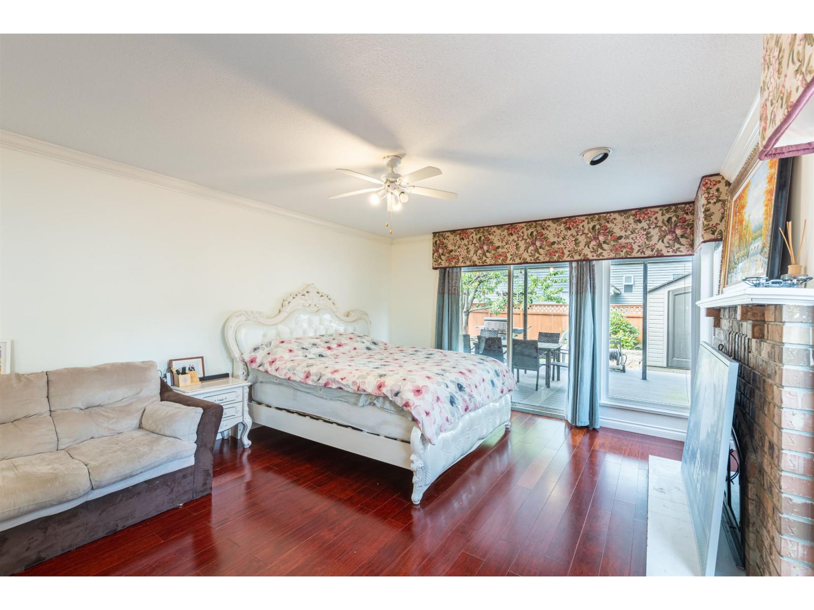 16111 10 Avenue Property Photo 8