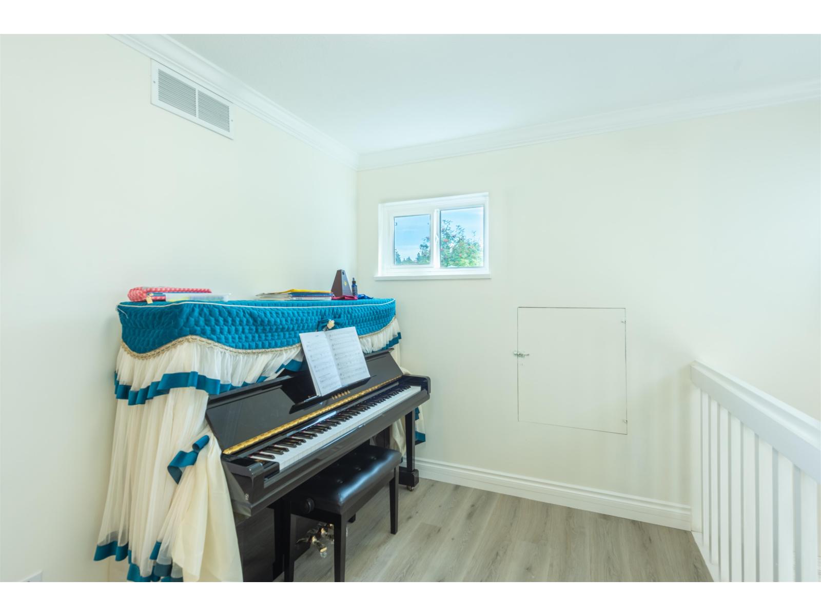 16111 10 Avenue Property Photo 15