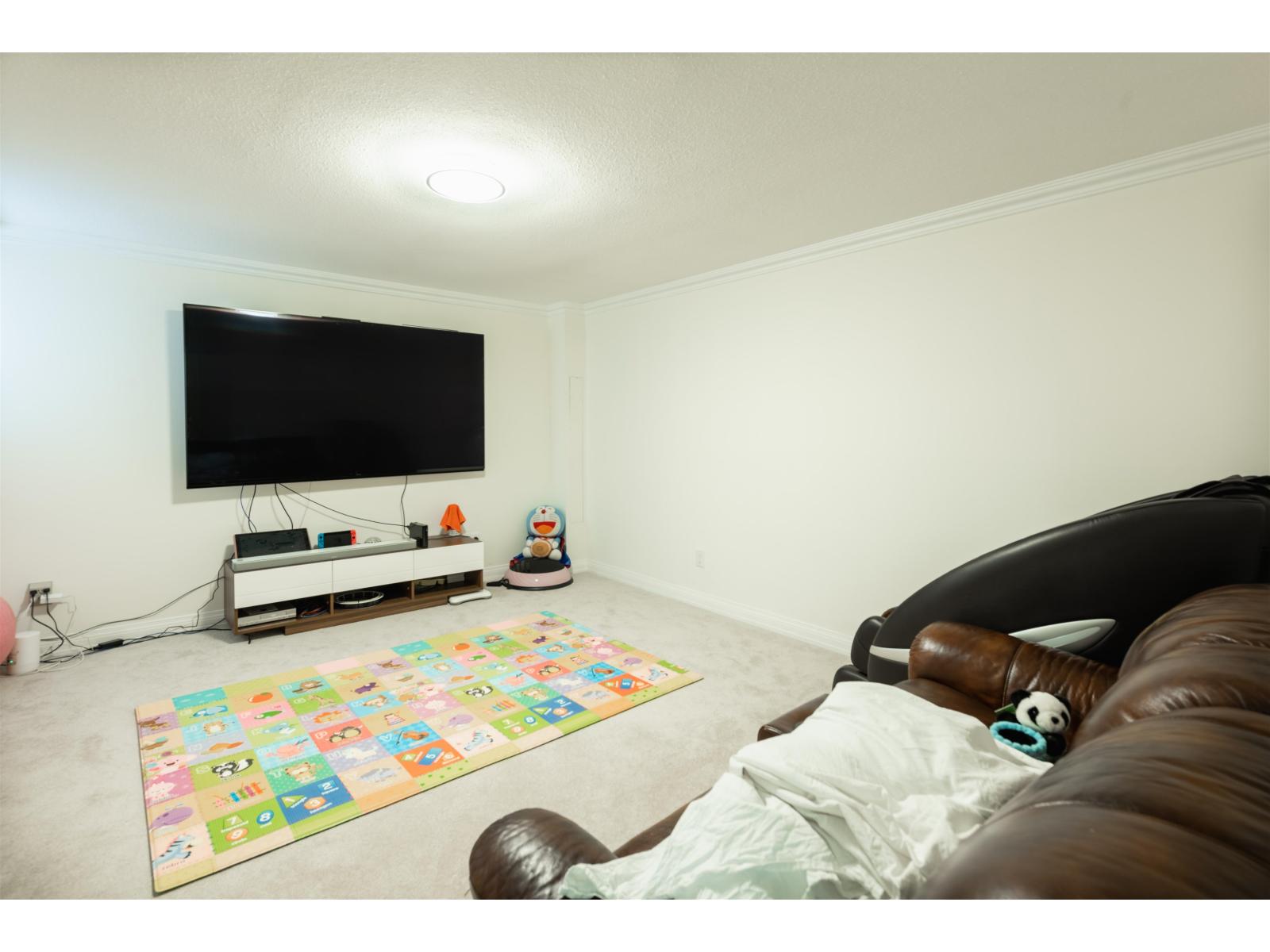 16111 10 Avenue Property Photo 19