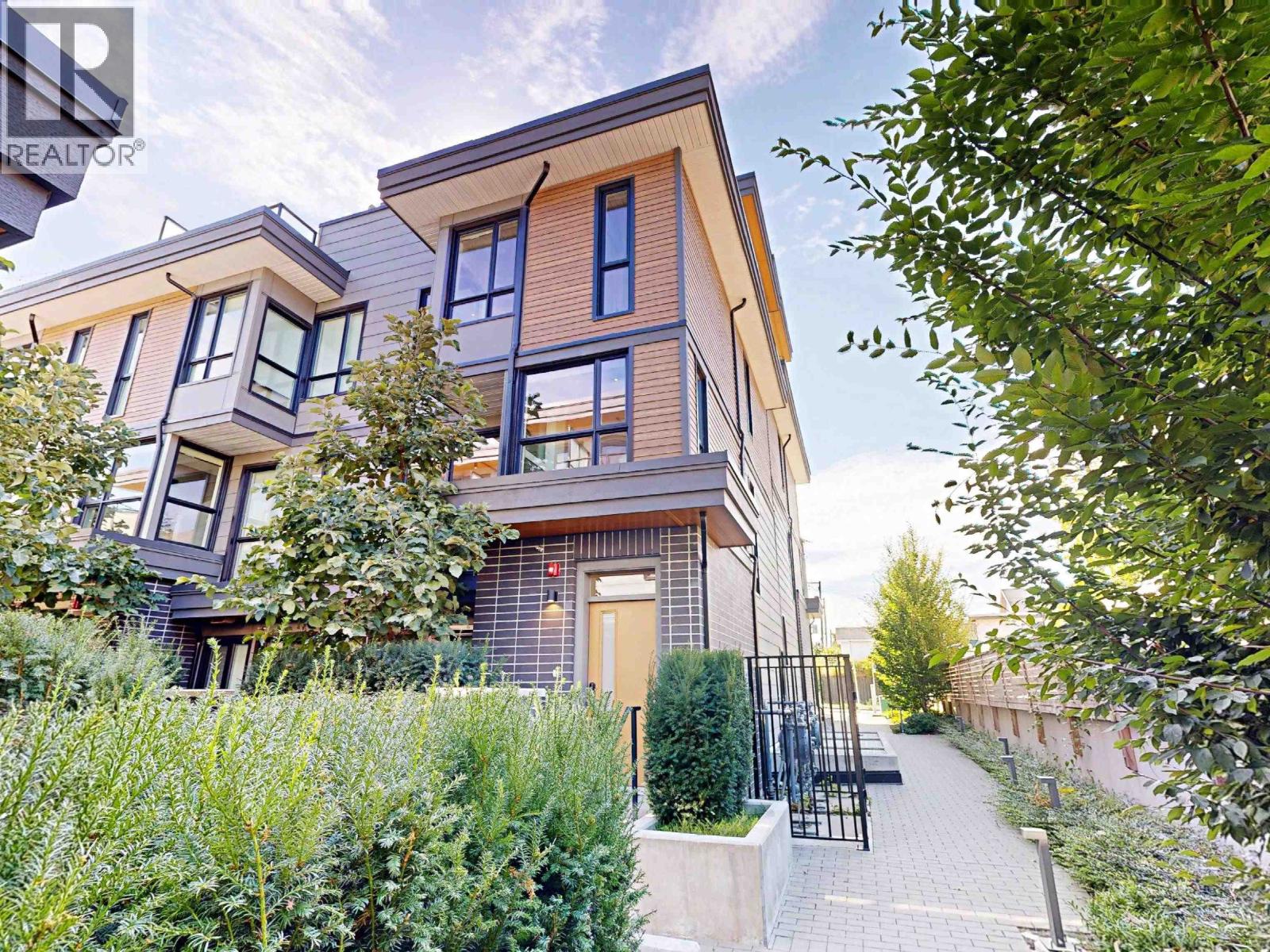 3930 DUMFRIES STREET Property Photo 1