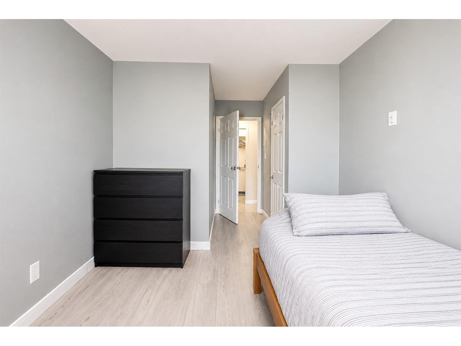 306 10560 154 Street Property Photo 13