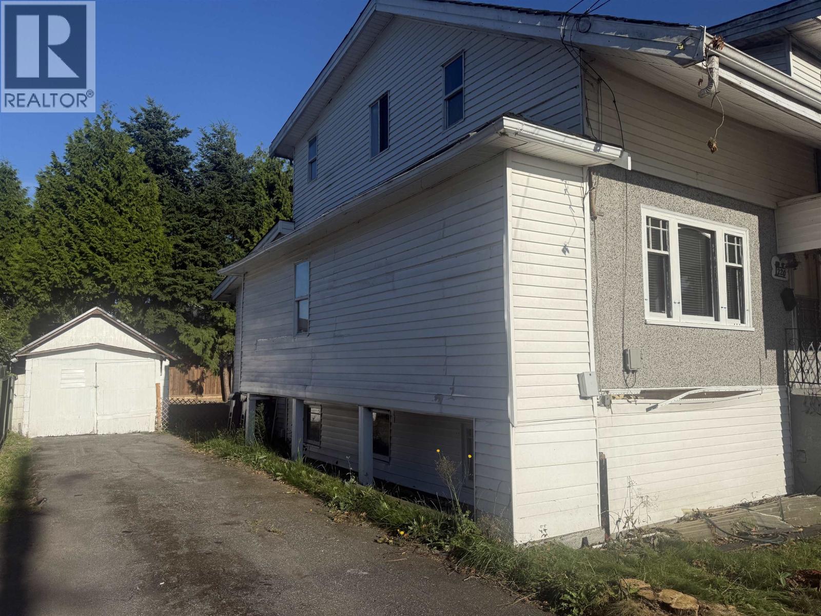 220 Devoy Street Property Photo 2