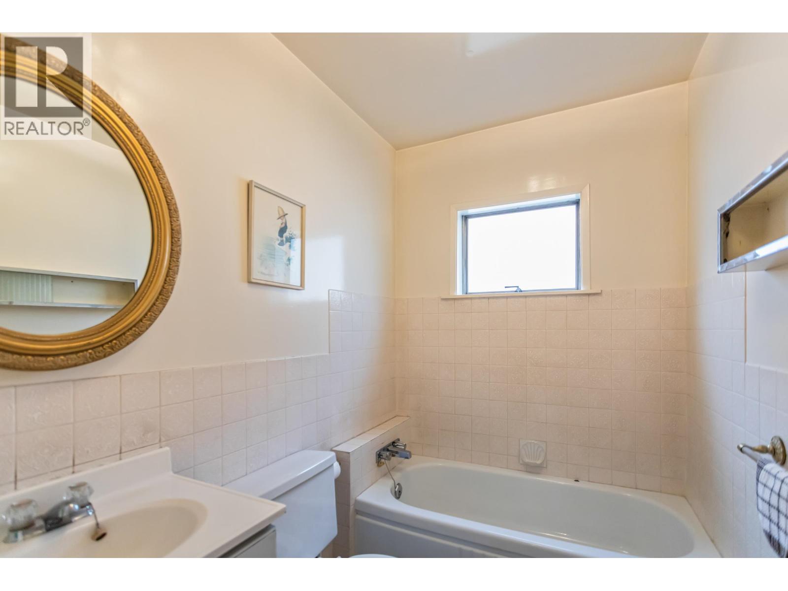 3148 E 1st Avenue Property Photo 10