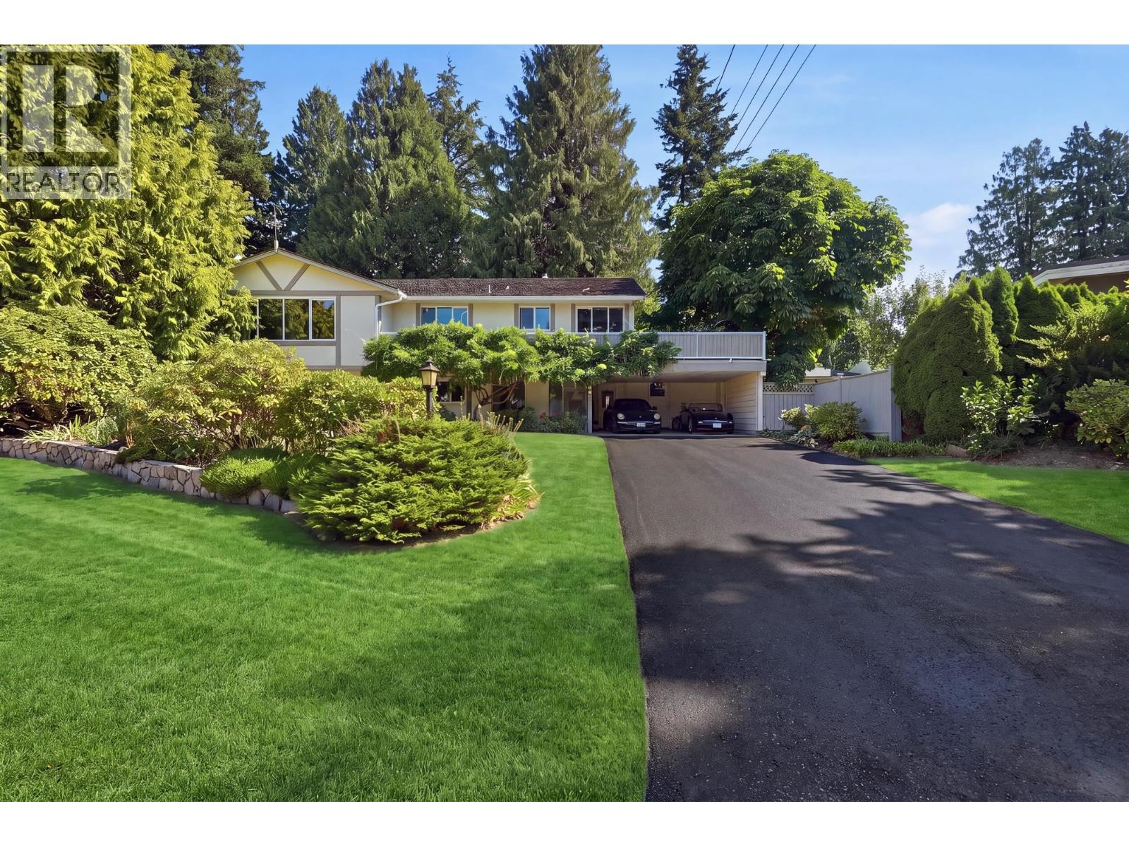 986 PACIFIC DRIVE Property Photo 1