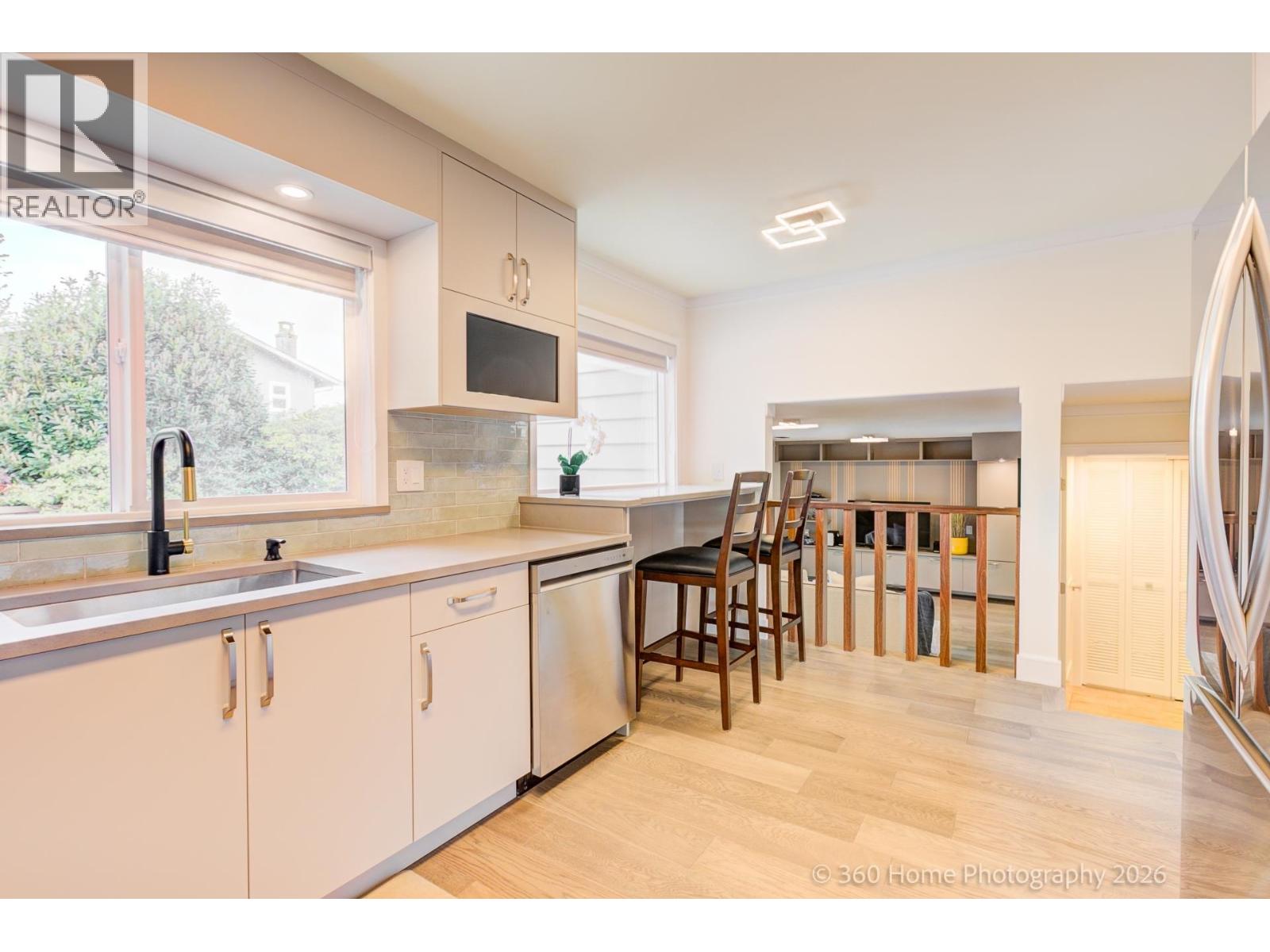 10711 Argentia Drive Property Photo 10