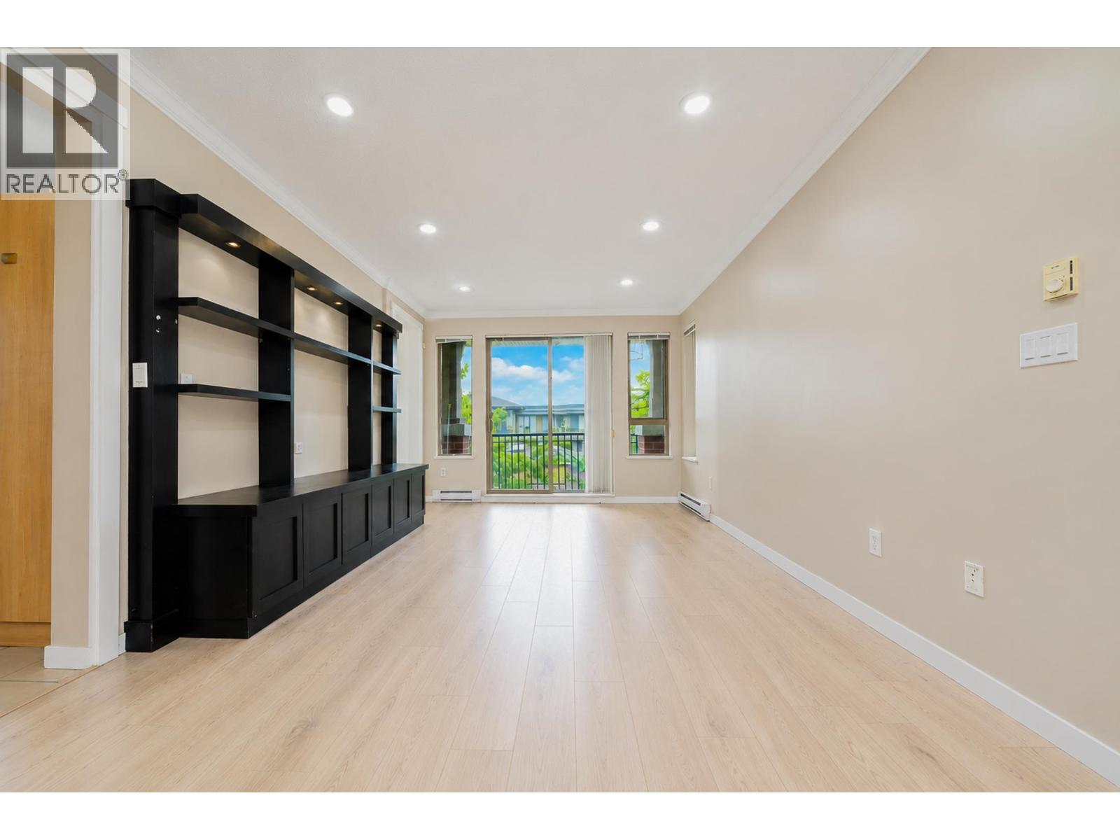 3415 5119 Garden City Road Property Photo 4