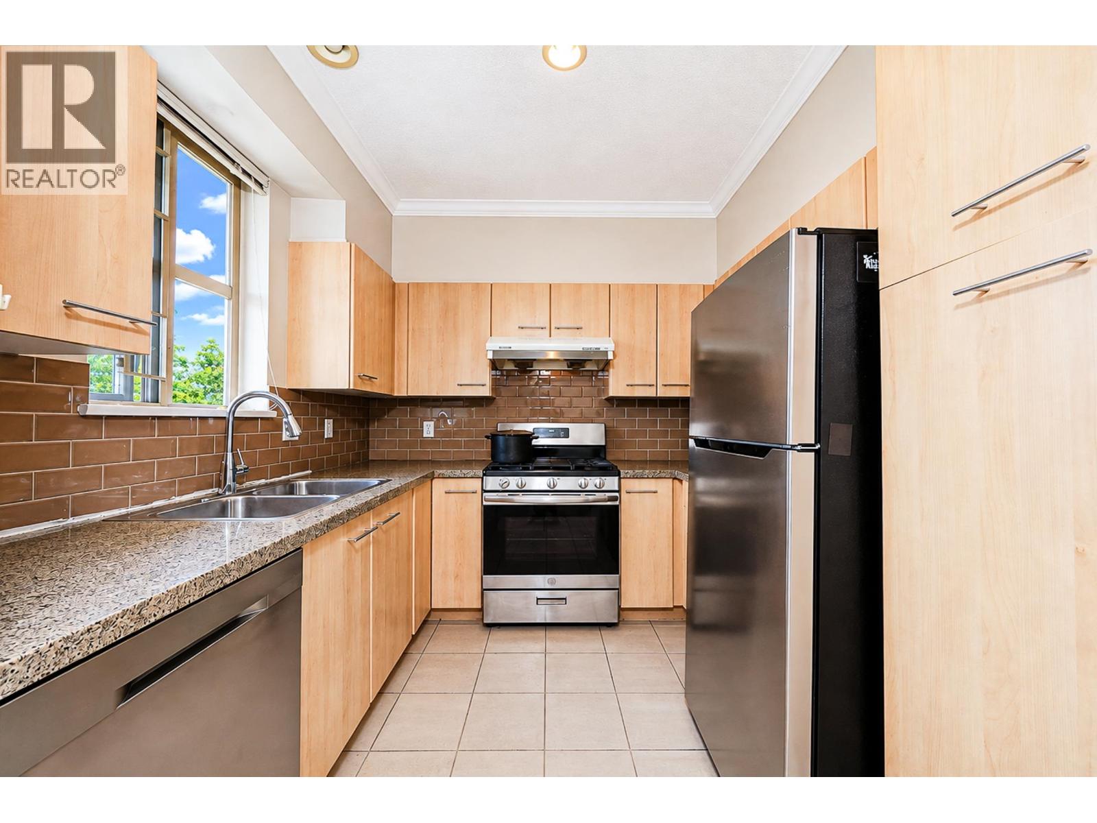 3415 5119 Garden City Road Property Photo 9
