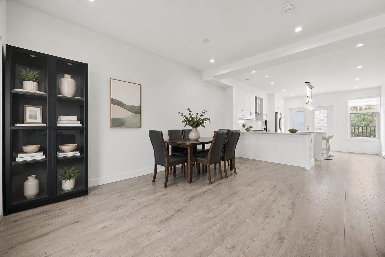 8 7167 116 Street Property Photo 8