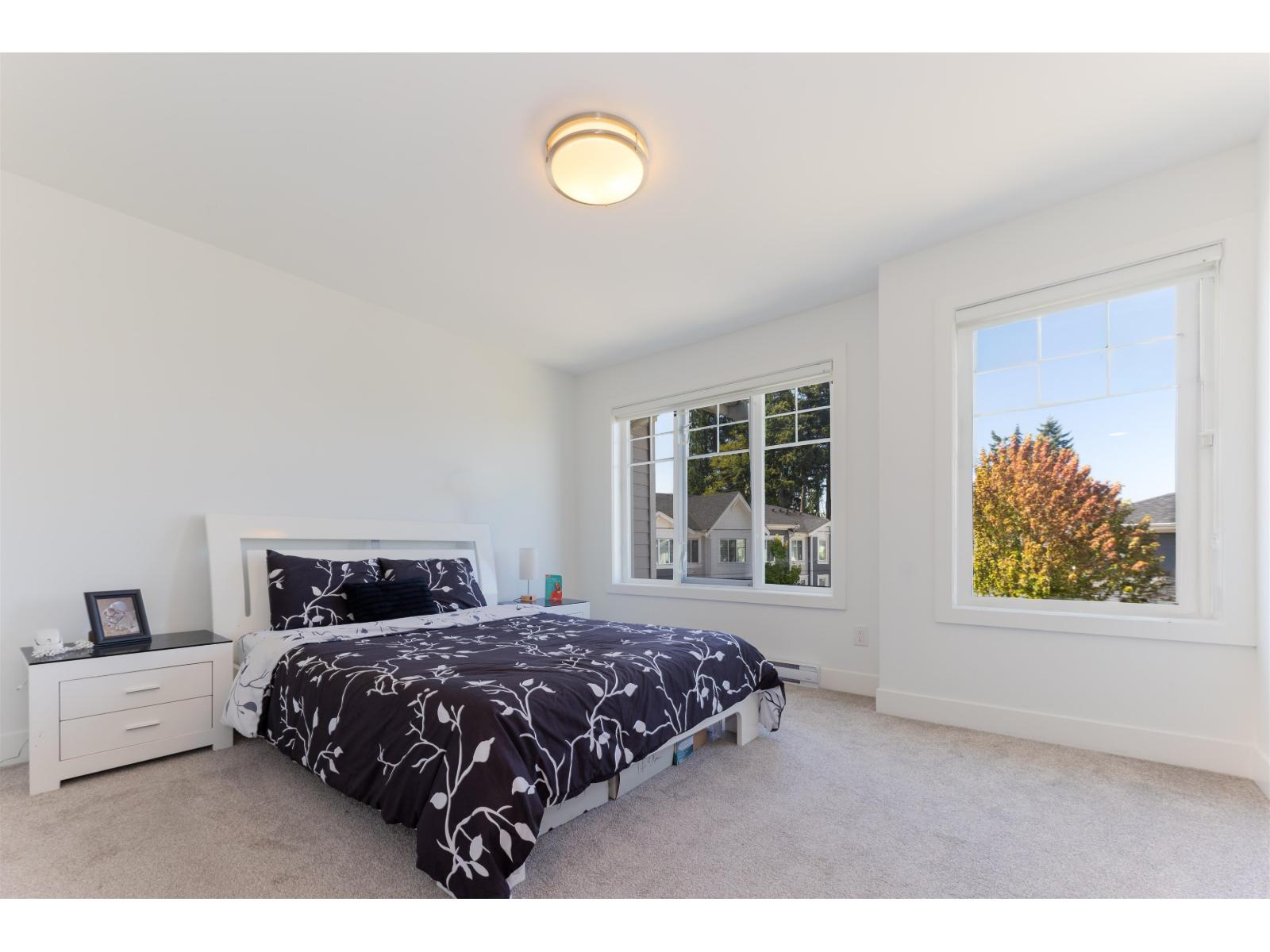 8 7167 116 Street Property Photo 9
